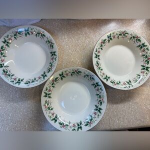 1997 Holiday Traditions Christmas Holiday Holly Berry Bowls Gold Trim Set of 3